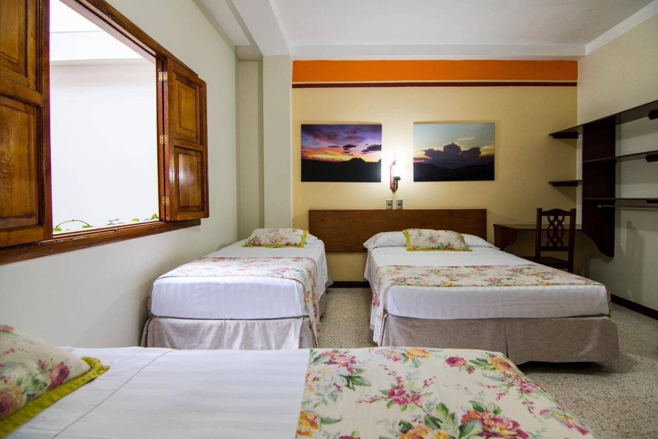 Hotel Valdivia Plaza Jardin Exterior photo